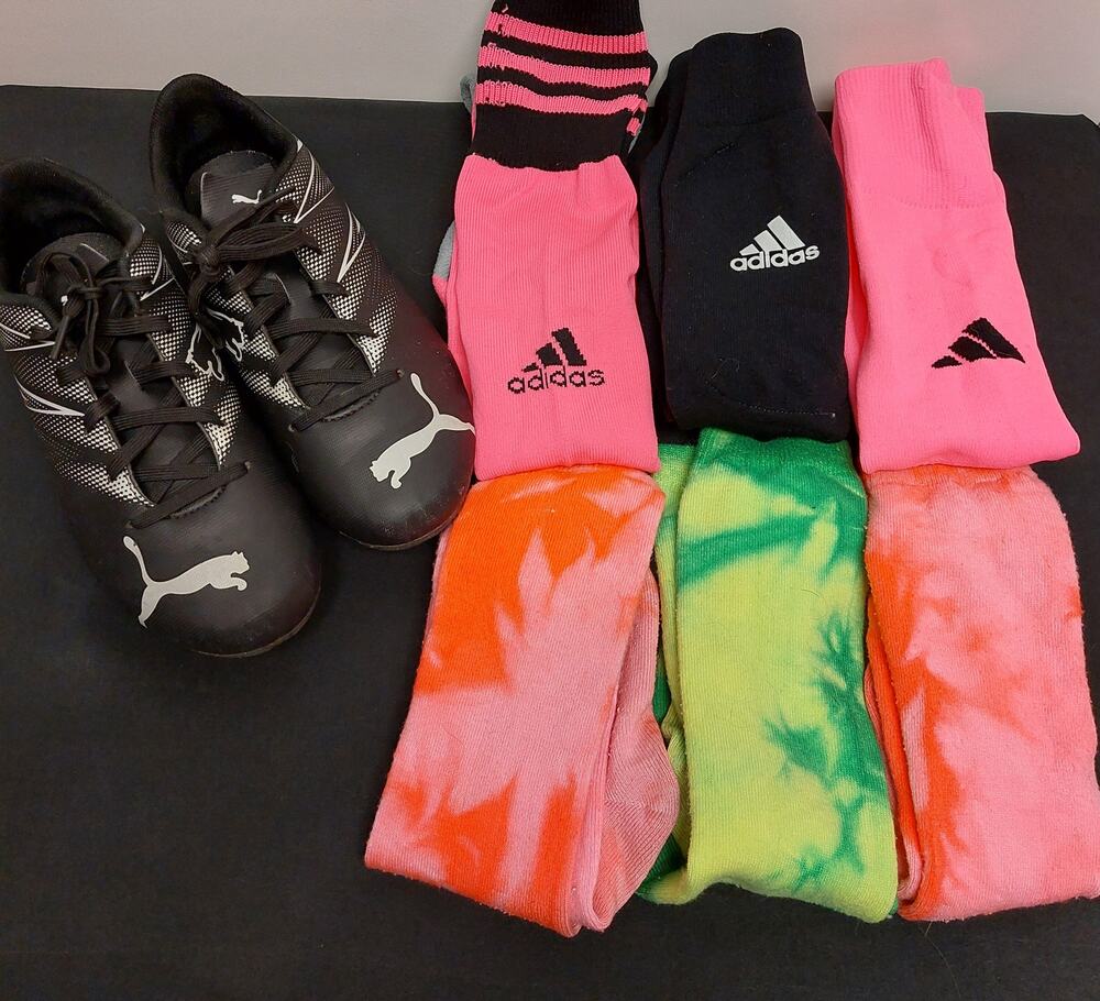 Black Puma Junior Soccer Cleats - US Youth Size 4 - With 6 Pairs of Soccer Socks